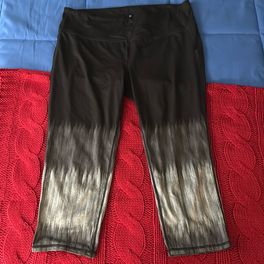 Athleta Black Ombre Athletic Capri Pants